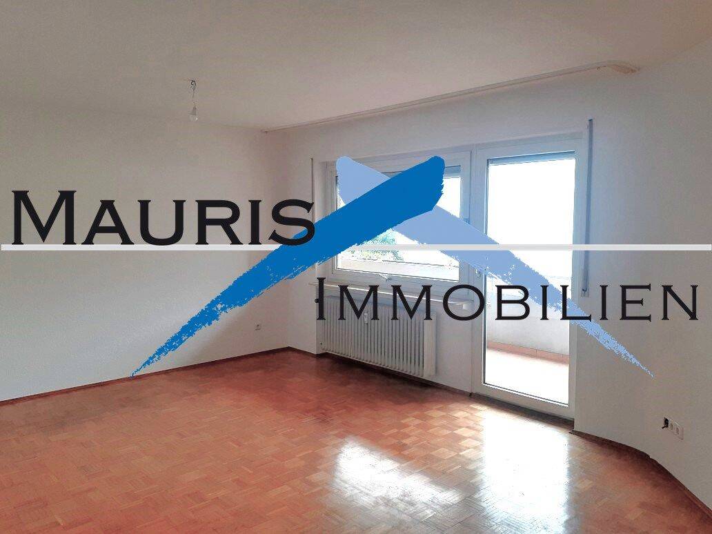 Renovierte und offen geschnittene Wohnung mit Balkon und Tiefgaragenstellplatz