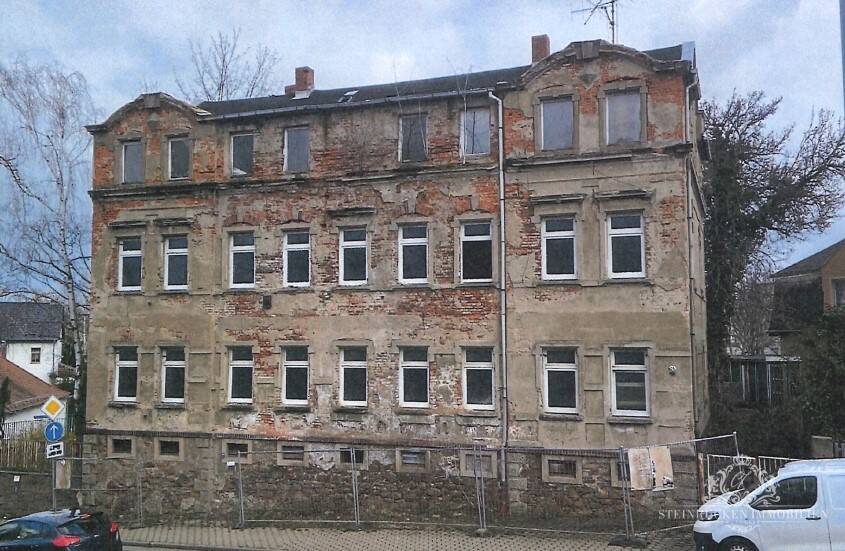 MEHRFAMILIENHAUS MIT SANIERUNGSPLANUNG – Döbeln – Bild 1 von 9