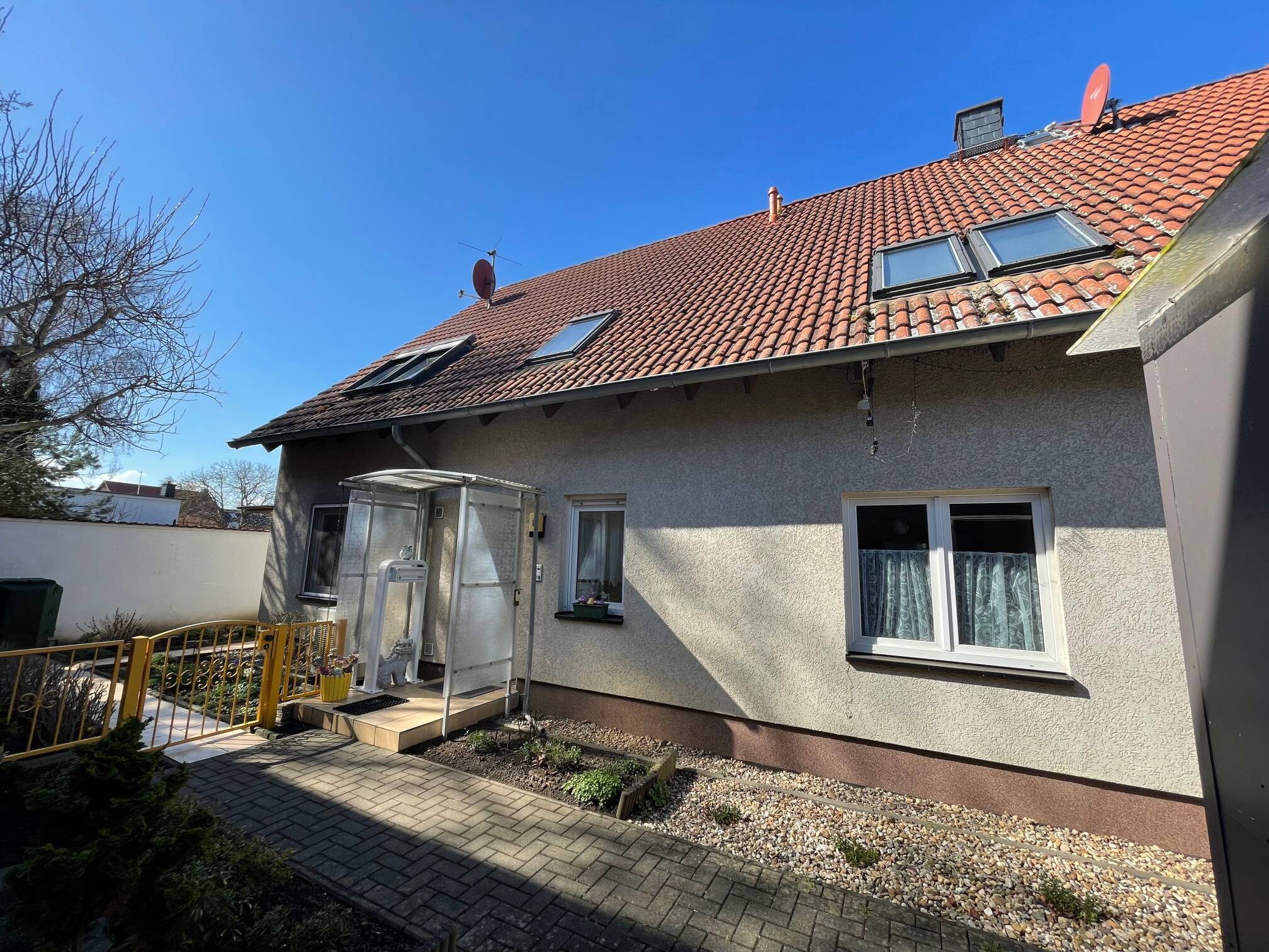 Reihenendhaus mit Doppelcarport in Barleben, OT Ebendorf ( Barrierefrei mit Lift ) – Barleben – Bild 1 von 9