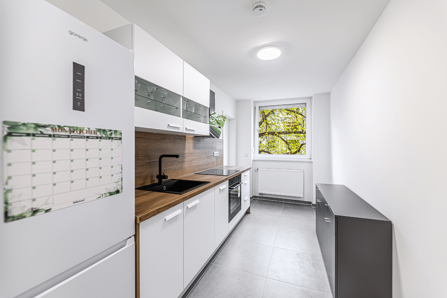 Möbliertes WG Zimmer in modernisierter Wohnung in Nürnberg – Nürnberg – Vorschaubild 2