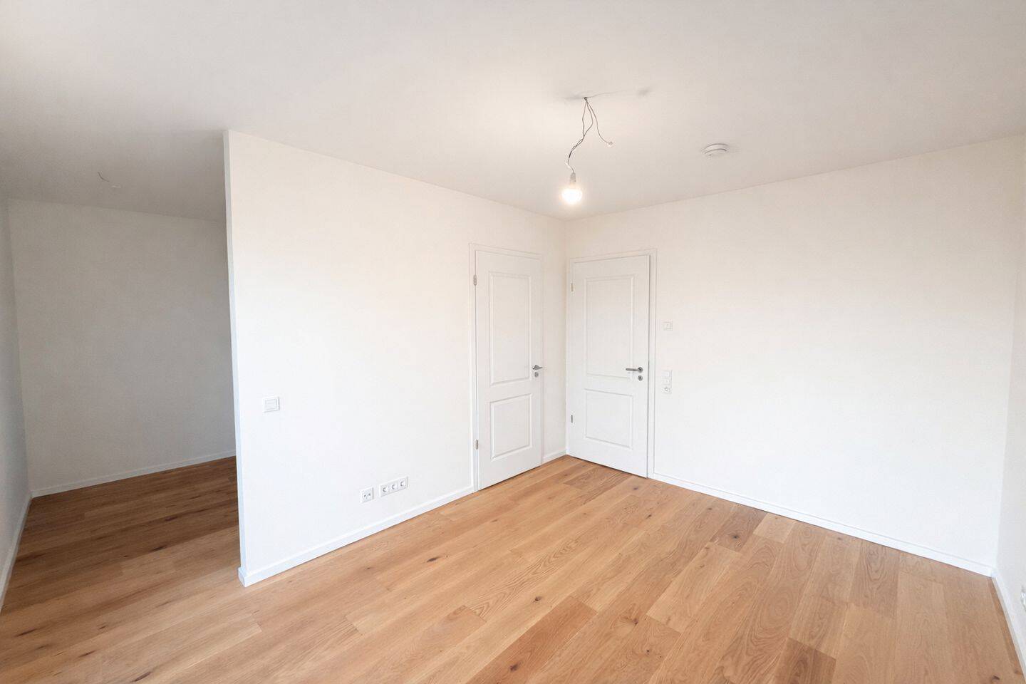Moderne 4-Raum-Wohnung mit Südwest-Balkon – Düsseldorf – Vorschaubild 6