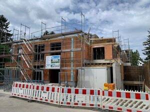 Bezug in 2026! keine Vorfinanzierung! Neubauprojekt: 3-Zimmer-Whg. (Nr.7) im 1. OG mit 20m² großer Sonnenterrasse in ruhiger grüner Lage. – 81825 München – Vorschaubild 2