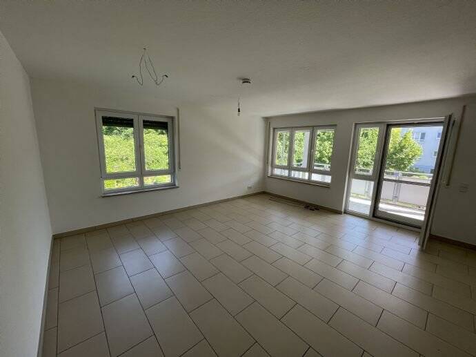 Wohnen in einer Top-Lage mit Sonnenbalkon und 2 Duschen, Einbauküche - zentral und doch im Grünen (von privat ohne Makler) – Nürnberg – Vorschaubild 2