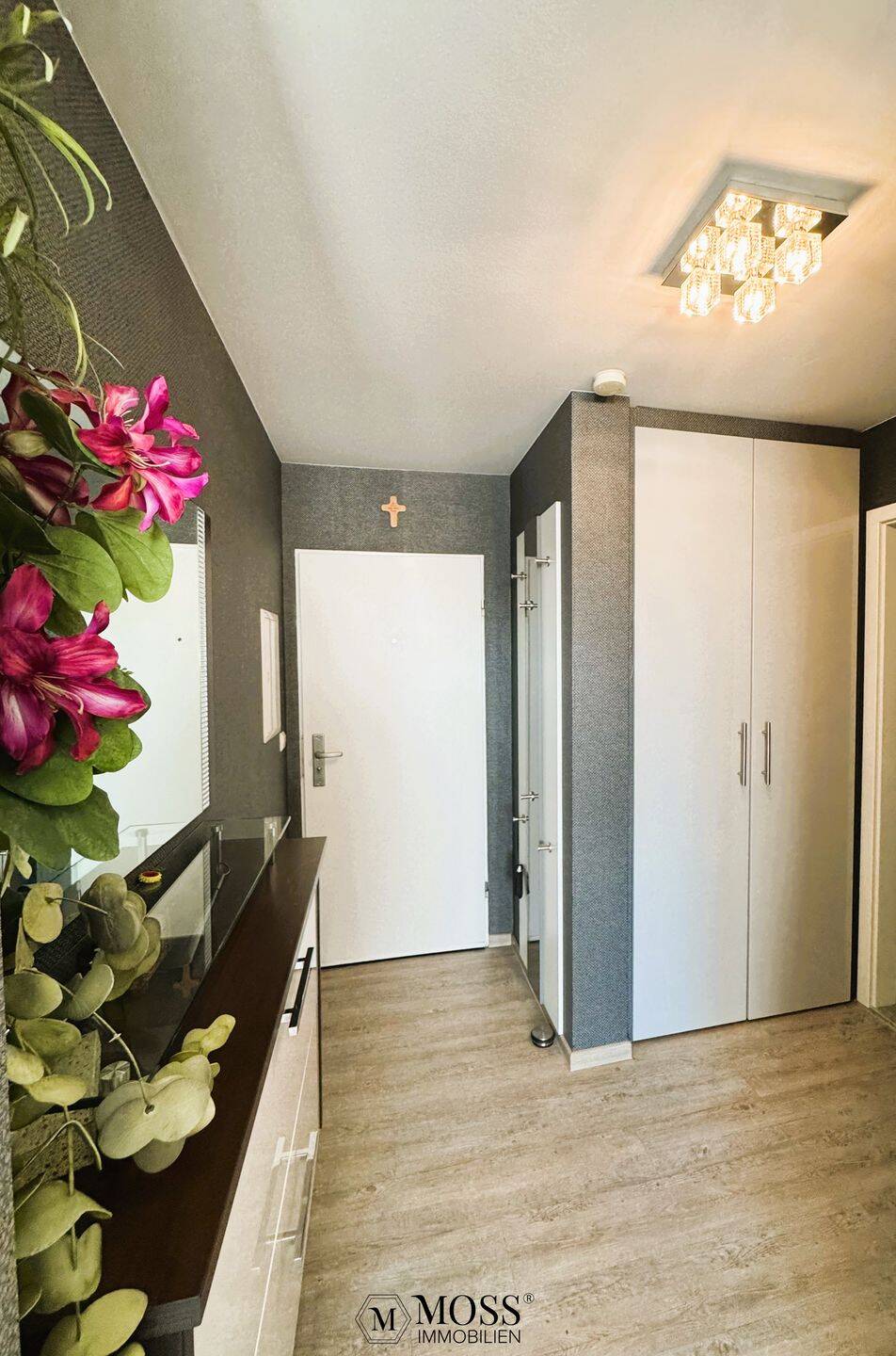 Moderne 2-Zimmer-City-Wohnung mit Loggia, Weitblick & Tiefgarage in zentraler Lage von Heilbronn! – Heilbronn – Vorschaubild 2