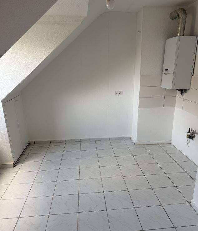 Über den Dächern von Derendorf! Gemütliche Dachgeschosswohnung in zentraler Lage! – Düsseldorf – Vorschaubild 4