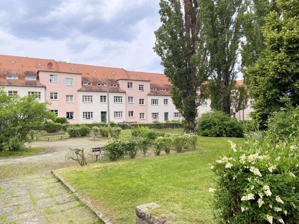 JETZT KAUFNEBENKOSTEN EINSPAREN! 2 ZI. WOHNUNG MIT GUTER AUSSTATTUNG IN RUHIGER UND GRÜNER WOHNLAGE – Dresden – Vorschaubild 2