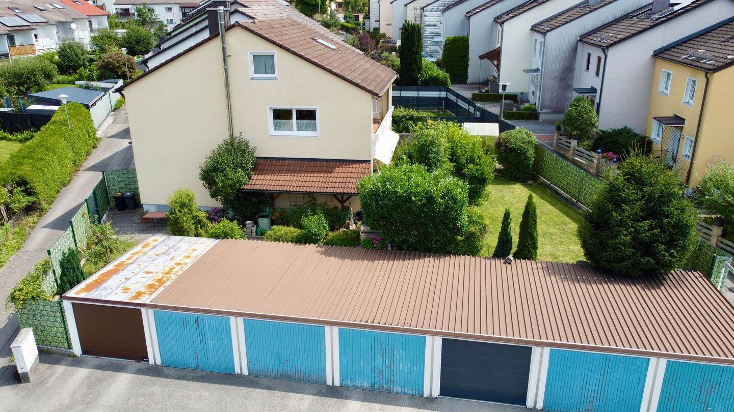 Viel Platz für die ganze Familie - Reihenendhaus mit 165 m² Wohnfläche und grünem Garten – Traunreut – Vorschaubild 2