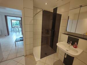 Wohnen unter Reet - Geräumige 5-Zimmer-WHG mit 2 PKW-Stellplätzen im schönen Haseldorf – 25489 Haseldorf – Vorschaubild 9