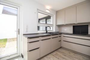 RESERVIERT: Modernes Einfamilienhaus mit Kamin, Garten & Carport| Oldenburg-Dietrichsfeld – 26127 Oldenburg – Vorschaubild 4