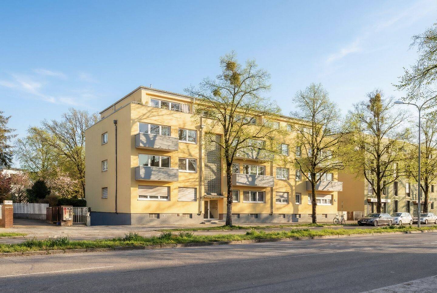 Familienfreundliche 3 - Zimmer Wohnung in gefragter Lage – München – Vorschaubild 2