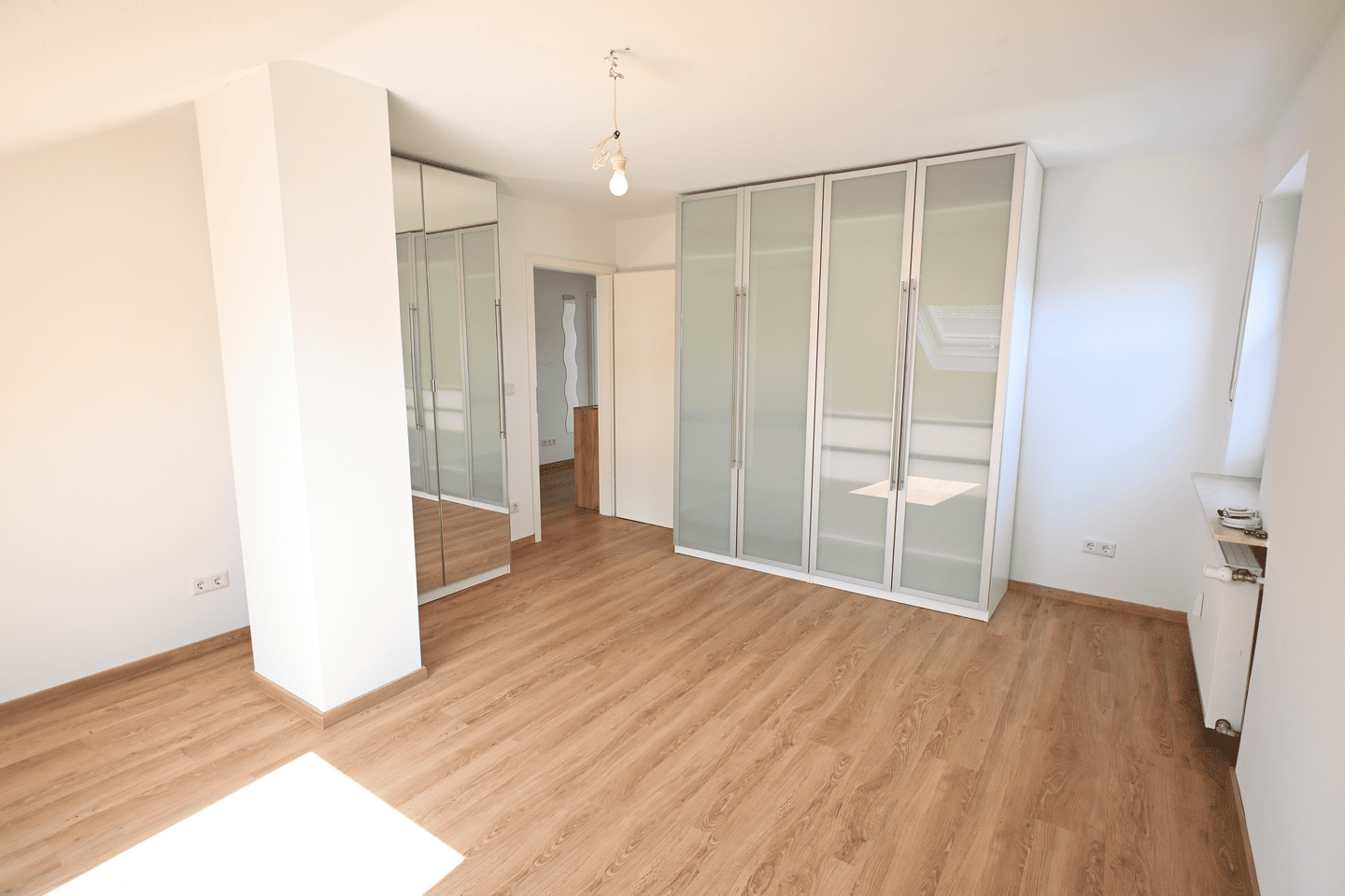 Helle 3-Zimmer-Dachgeschosswohnung mit Weinbergblick in Würzburg-Heidingsfeld – Würzburg – Vorschaubild 6
