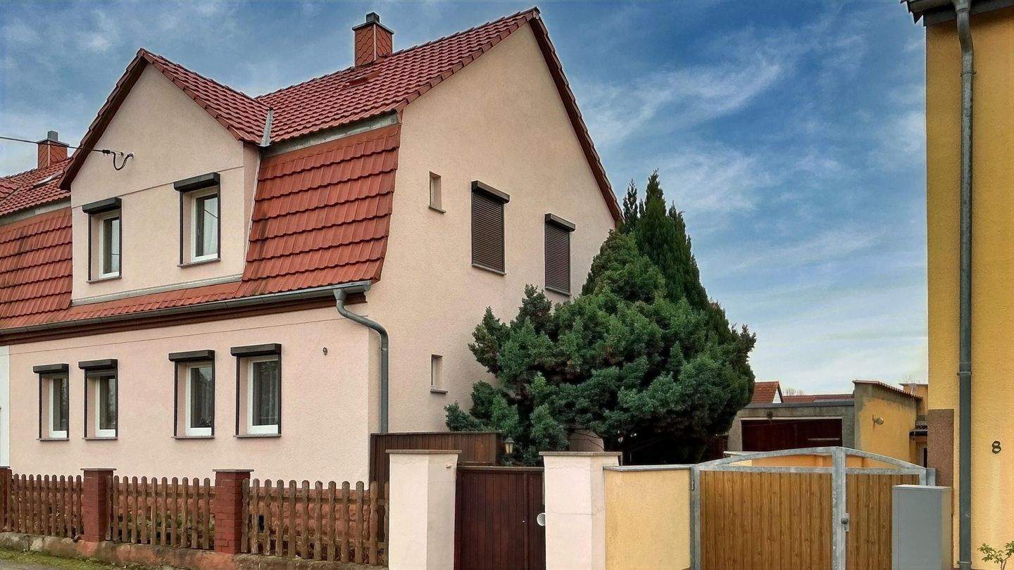 Großes Einfamilienhaus in zentraler Lage – Teutschenthal – Bild 1 von 9