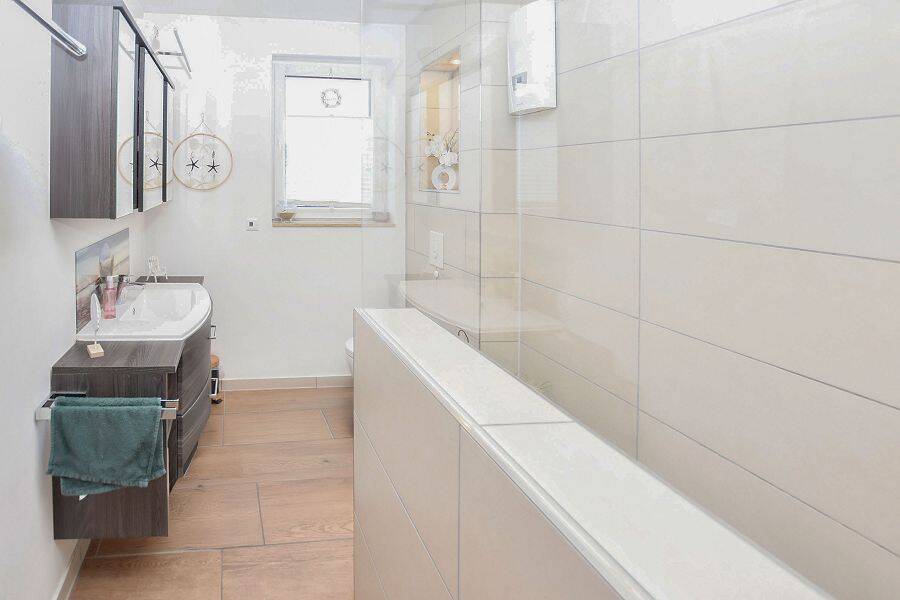 Salzkotten-Scharmede: Attraktives Mehrfamilienhaus mit Pool und Sauna! – Salzkotten – Vorschaubild 8