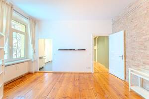 Bezugsfreies Apartment mit großem Wohnbereich im Prenzlauer Berg!