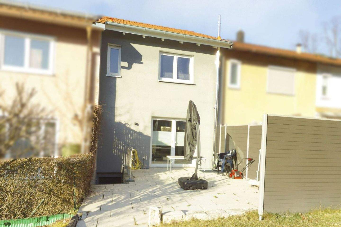 Gehoben ausgestattetes Reihenmittelhaus mit Garten in Reutlingen-Ringelbach – Reutlingen – Bild 1 von 9