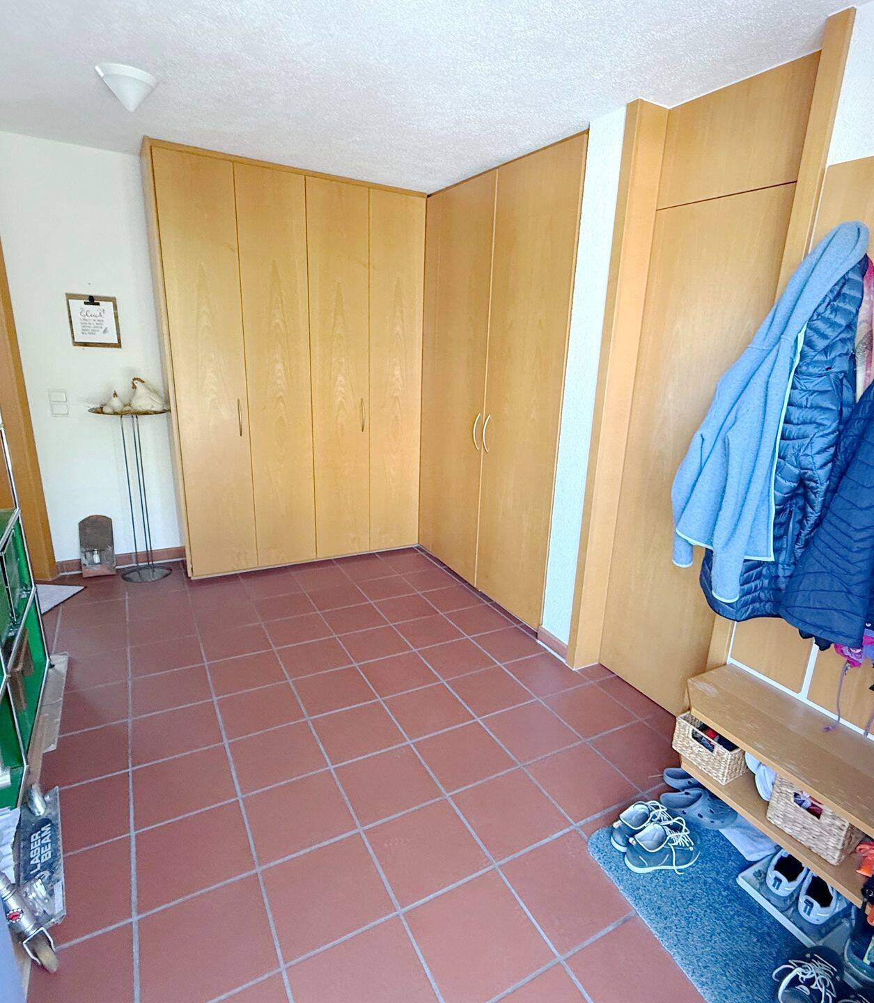 Ihr neues Zuhause: Stilvolle Doppelhaushälfte mit ELW in Bestlage von Schönaich zu verkaufen! – Schönaich – Vorschaubild 3