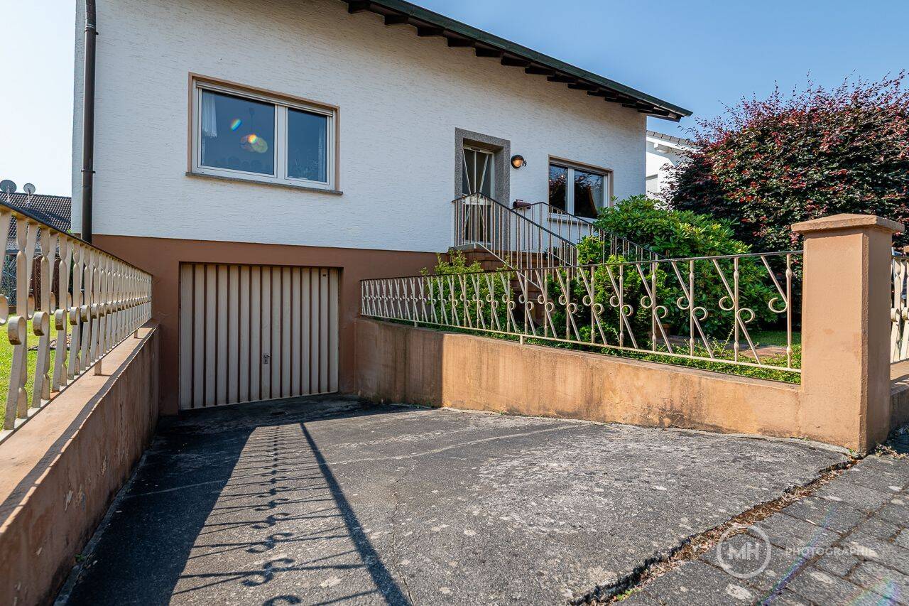 MANNELLA *Retro-Charme mit großem Potenzial - sanierungsbedürftiges Haus mit Garten und 2 Wohneinheiten* – Sankt Augustin – Vorschaubild 3