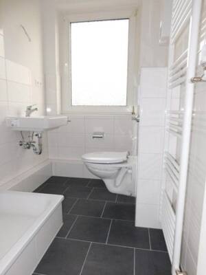 ***Schöne und renovierte 3-Zimmerwohnung mit Balkon in ruhiger Lage*** – 47229 Duisburg – Vorschaubild 8