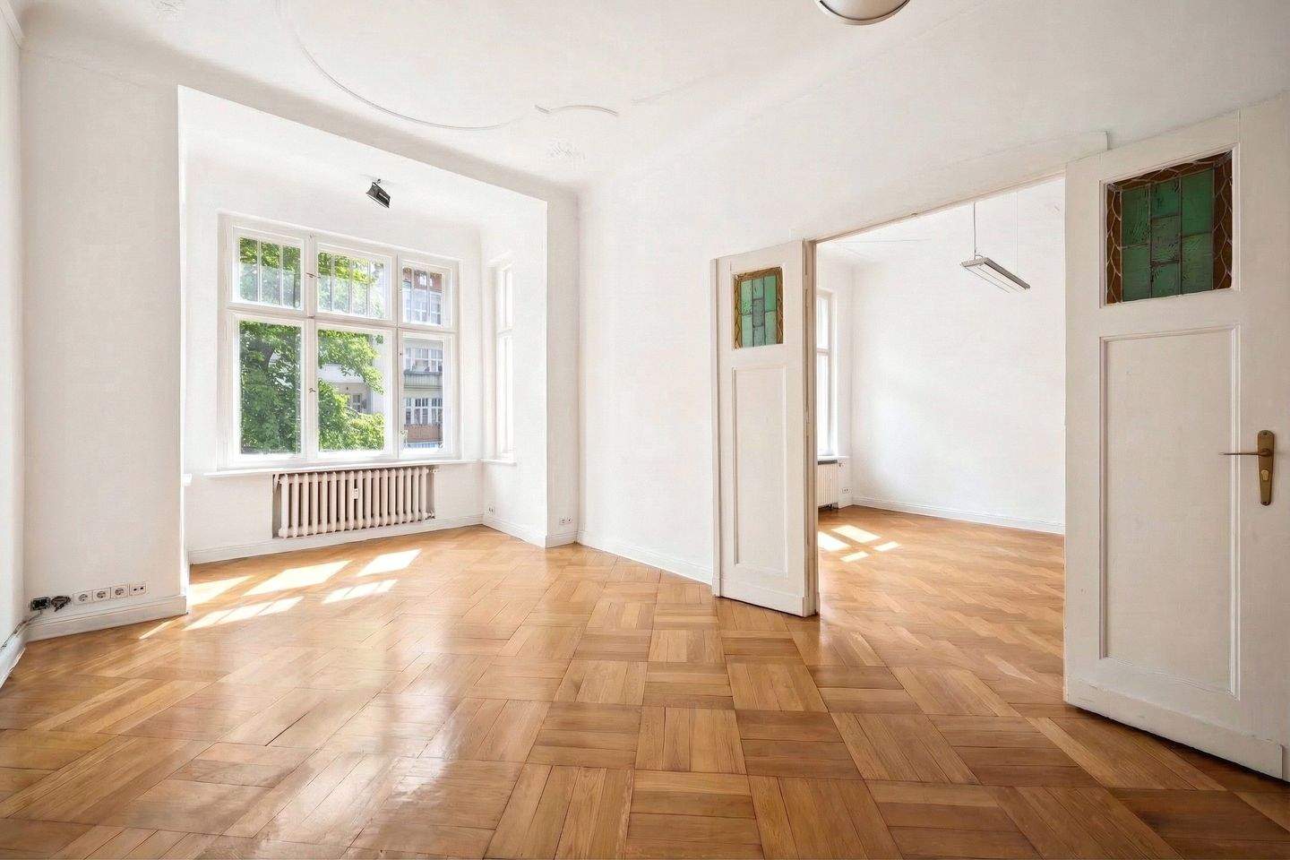 Helle 4-Zimmer-Wohnung mit Altbaucharme und Nähe zum Lietzensee – Berlin – Vorschaubild 2