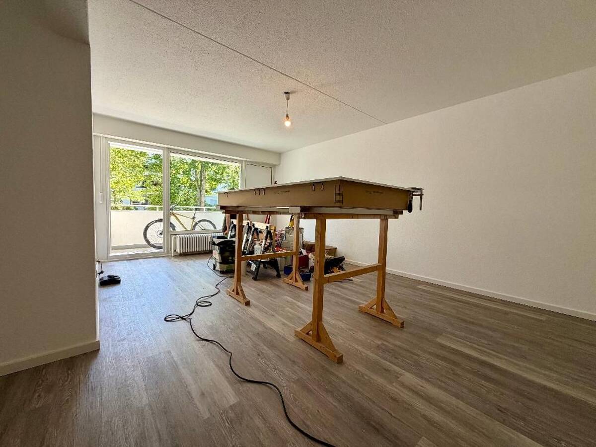 Erstbezug nach Sanierung: 4-Zimmer-Wohnung mit offener Wohnküche, Balkon und Stellplatz in Mainz-Mombach – 55120 Mainz – Bild 1 von 9