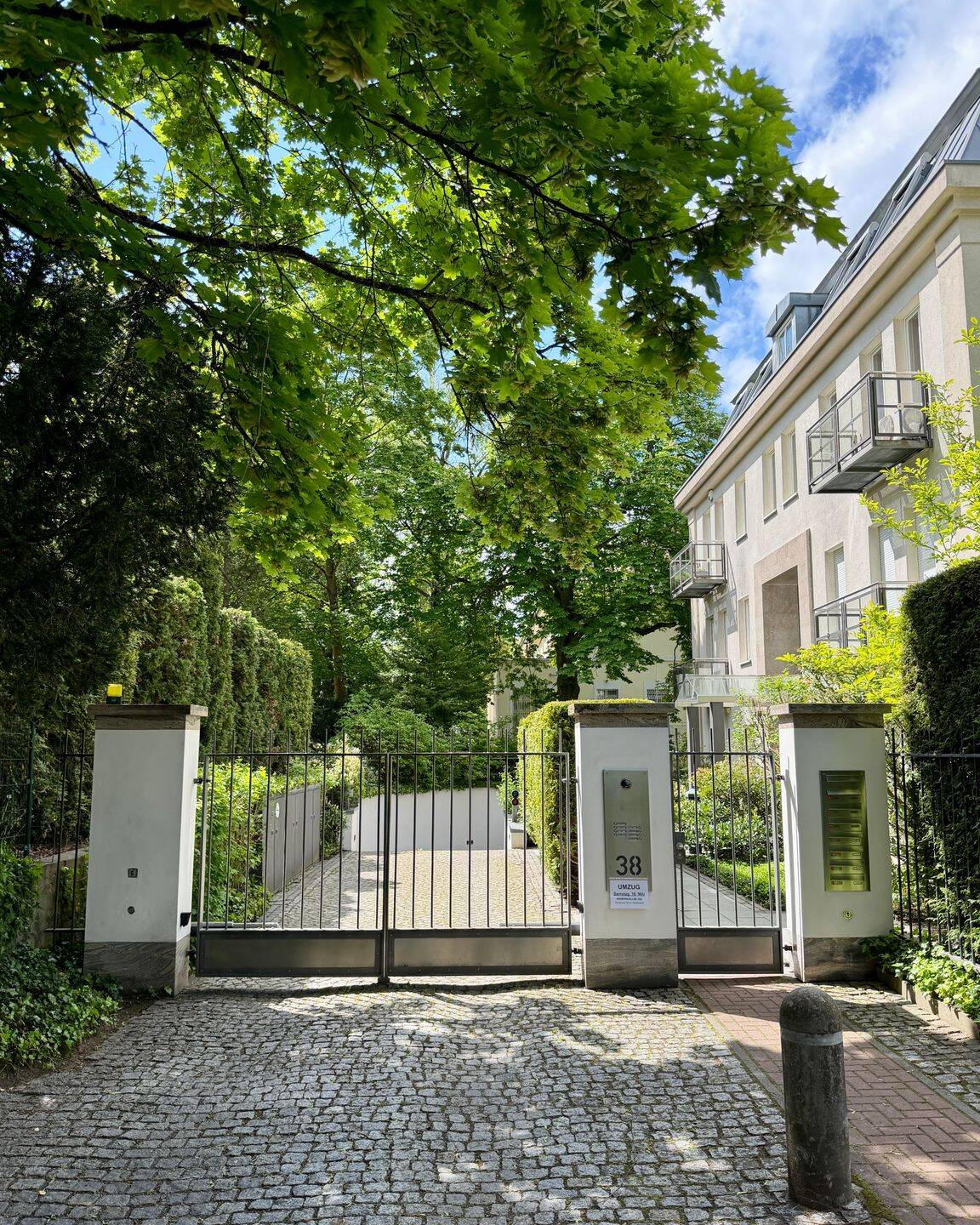 Stilvolles Wohnen in exklusiver Grunewald Villenlage – Berlin – Vorschaubild 3
