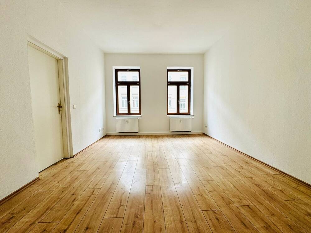 traumhafte 2 Raum Wohnung ***TOP*** saniert citynah in Anger-Crottendorf!