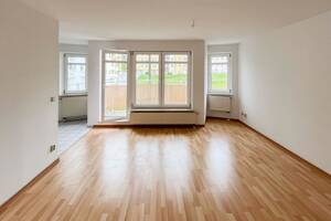 Charmante Maisonettewohnung mit Balkon, Garage und viel Wohnqualität