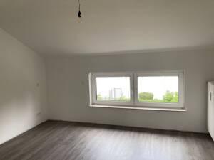 Top renovierte Wohnung im DG mit Balkon + Einbauküche – 50996 Köln – Vorschaubild 4