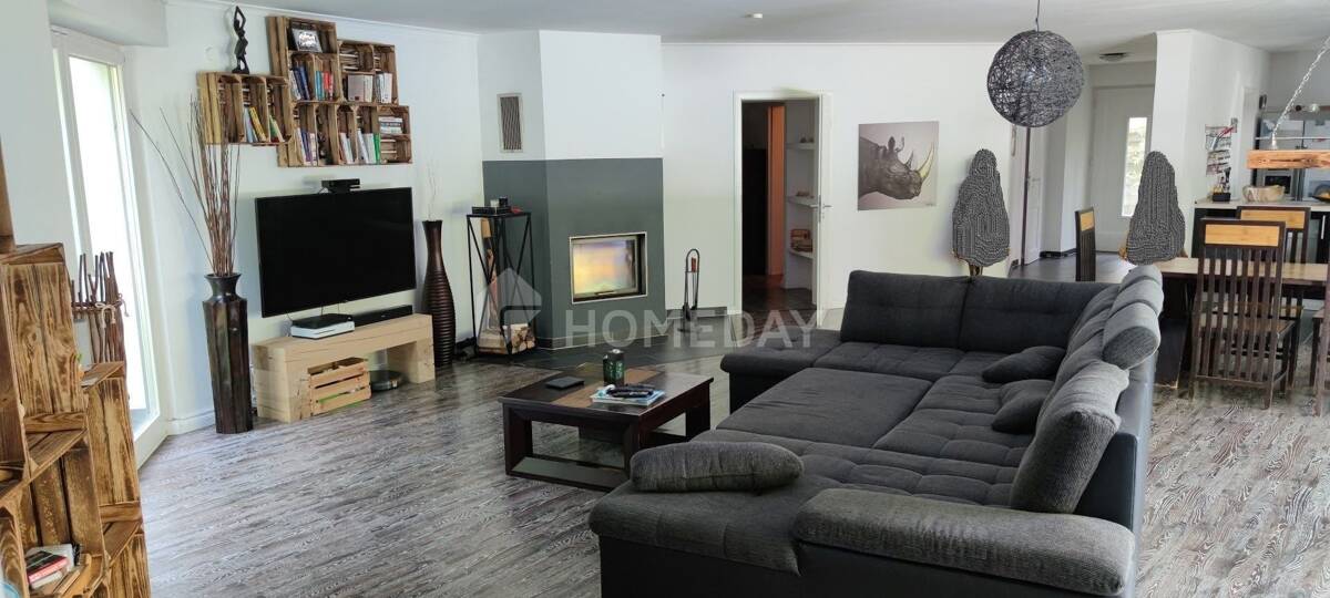 Hochwertiges Einfamilienhaus mit großzügigem Garten in schöner Lage in Hamburg-Sasel – 22393 Hamburg – Bild 1 von 9