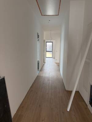 Komfortabler Neubau-Erstbezug mit großem Südbalkon in ruhiger Lage von Leverkusen-Quettingen – 51381 Leverkusen – Vorschaubild 5