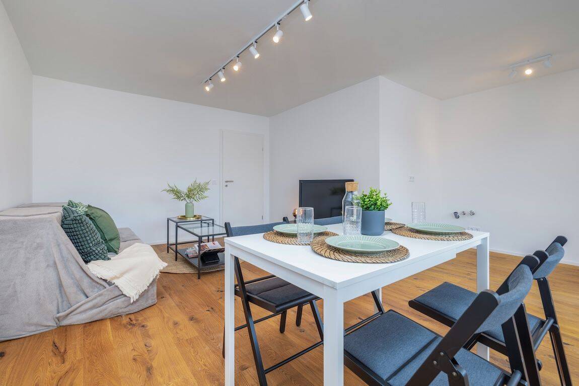 Frisch sanierte 2-ZKB mit West-Balkon & TG-Stellplatz in zentraler Lage - Provisionsfrei! – München – Vorschaubild 3