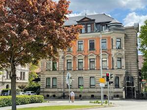 CO-CITY ** 6 Zi in Altbau-Stadthaus ** ca. 170 m² ** 2. OG ab sofort ** gerne Studenten ** – 96450 Coburg – Vorschaubild 1