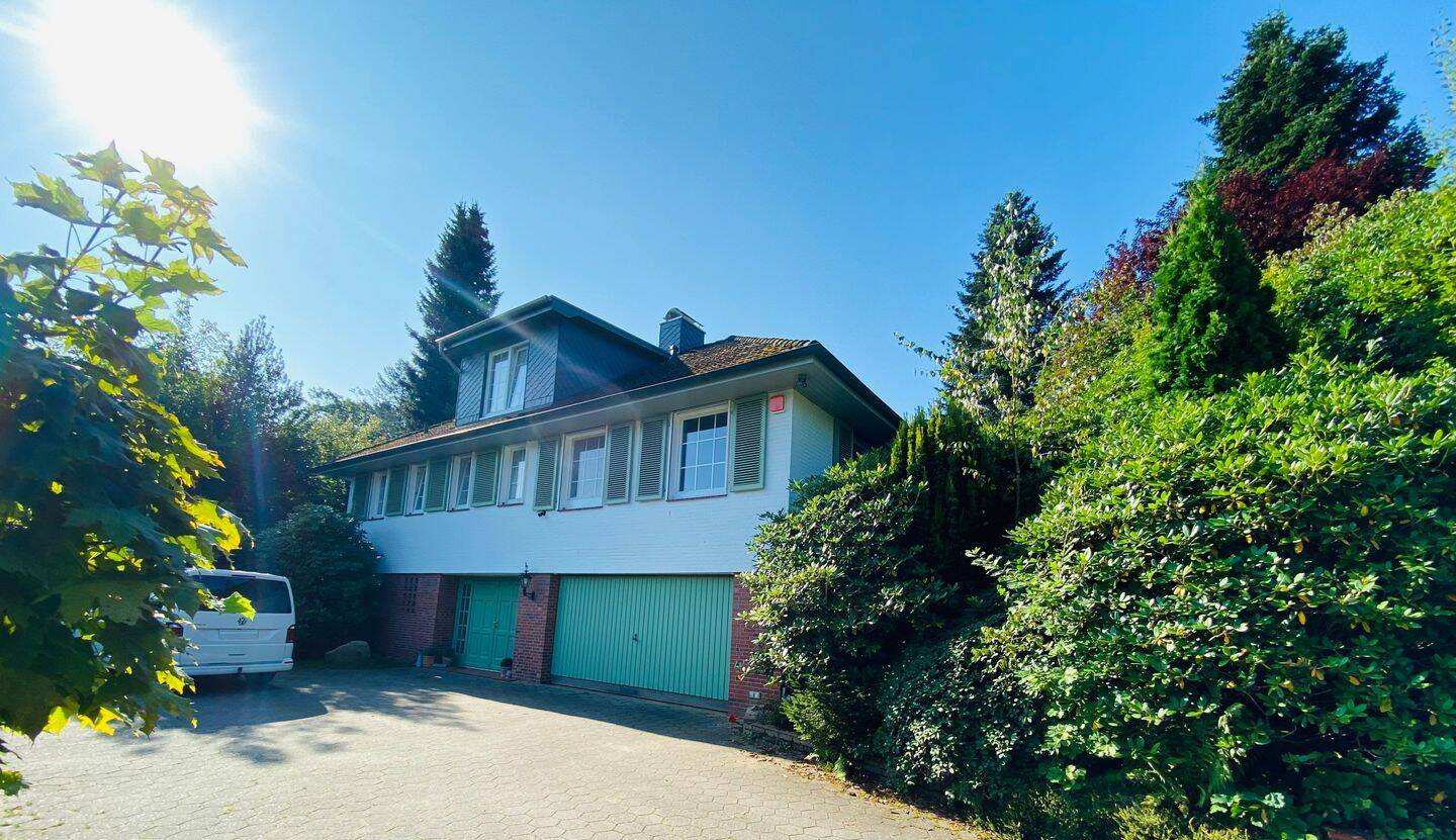 Provisionsfrei - umfassend saniertes Einfamilienhaus auf uneinsehbarem Grundstück – Bendestorf – Bild 1 von 9