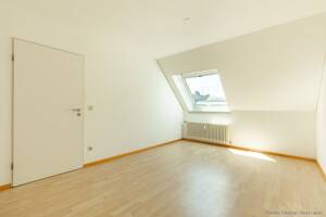PROVISIONSFREI: 2-Zimmer-Dachgeschosswohnung mit Loggia und Blick auf das Münster in zentraler Lage – 79713 Bad Säckingen – Vorschaubild 6