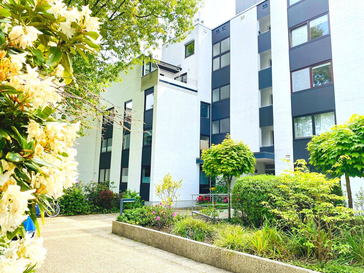 Ruhige, idyllische Parklage im Wachmannstraßen-Quartier: 140 qm sanierte 4,5 Zimmer-ETW, Loggia, TG. Georg-Gröning-Str. – Bremen – Vorschaubild 6
