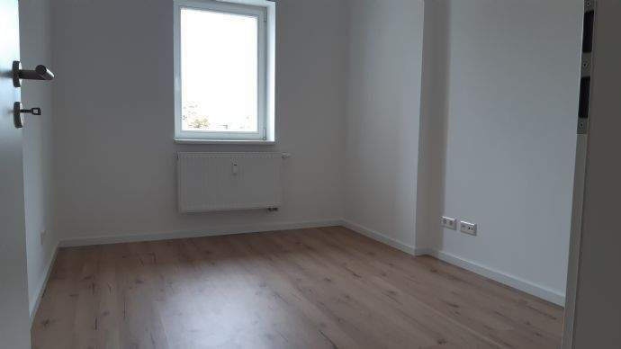 4-Zimmer-Dachgeschoss-Maisonette mit Blick ins Grüne, mit Balkon – Chemnitz – Vorschaubild 5