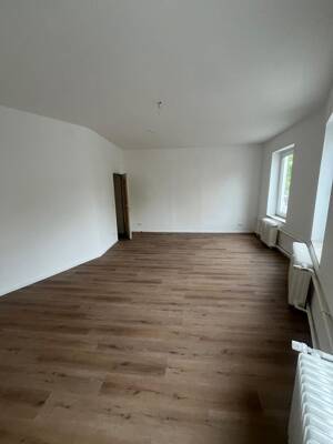 Sofort beziehbar - teilsanierte zentrale 2-Zimmer-Wohnung in der Brunswik zu vermieten – 24105 Kiel – Vorschaubild 2