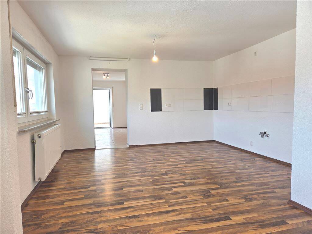 Moderne 3,5-Zimmer-Wohnung mit Loggia, Balkon und Garage in Langenau bei Göttingen - bezugsfrei – Langenau – Bild 1 von 8