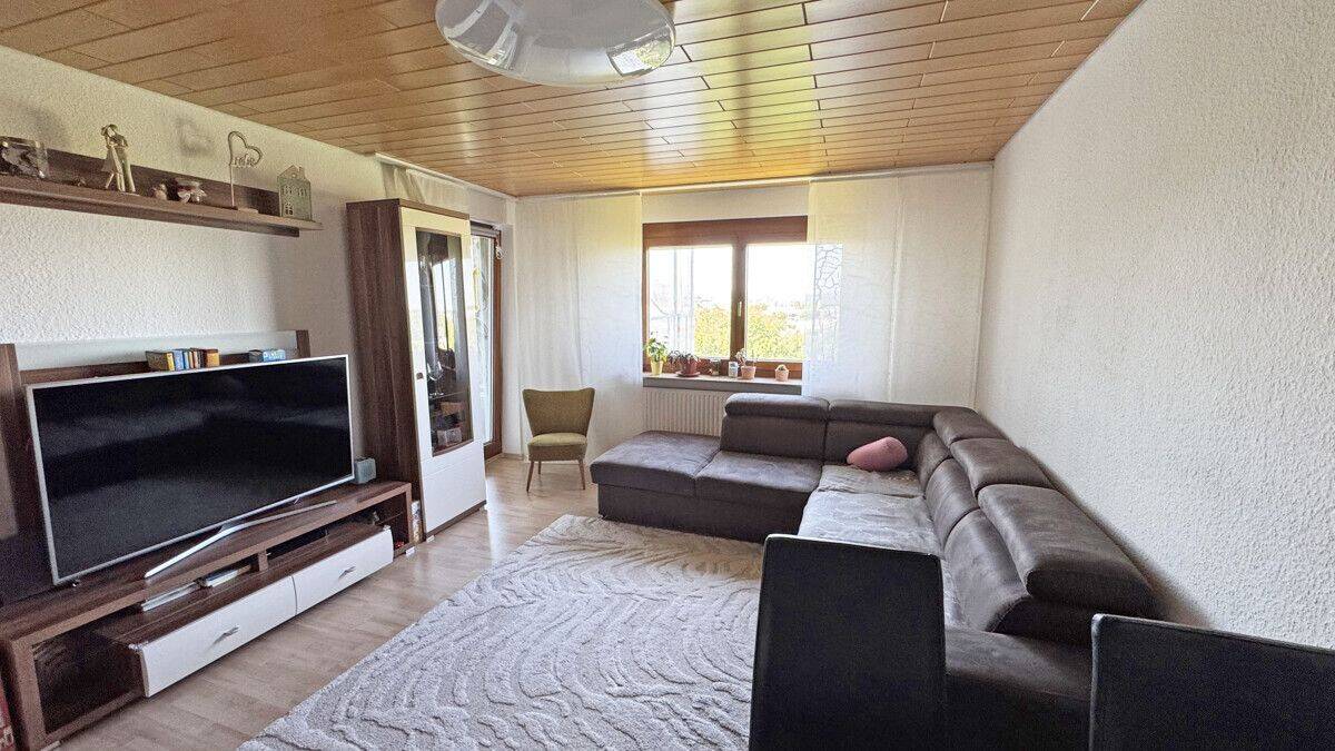 Ihr neues Zuhause mit Weitblick im 9. OG – Reutlingen – Vorschaubild 3