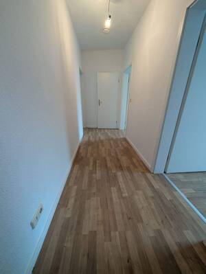 Ankommen und wohlfühlen in der hübschen Zwei-Zimmer-Wohnung mit Balkon – 8527 Plauen – Vorschaubild 3