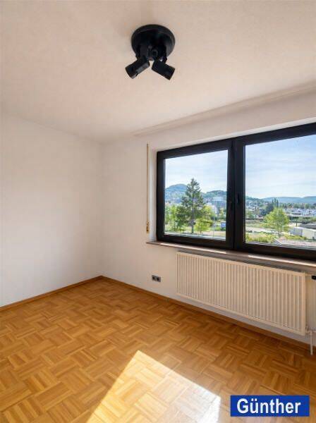 Attraktive 3,5-Zimmer-Eigentumswohnung mit Sonnenbalkon und Stellplatz – Reutlingen – Vorschaubild 6