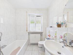 Exklusive 3 ZKB ETW mit herrlichem Garten in ruhiger, stadtnaher Wohnlage – 85055 Ingolstadt – Vorschaubild 6