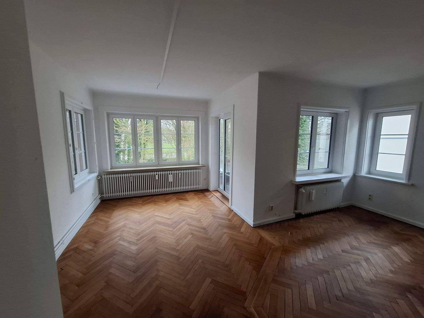 Traumhafte Altbauwohnung mit Balkon & Wasserblick vor der Lübecker Altstadt – Lübeck – Vorschaubild 3