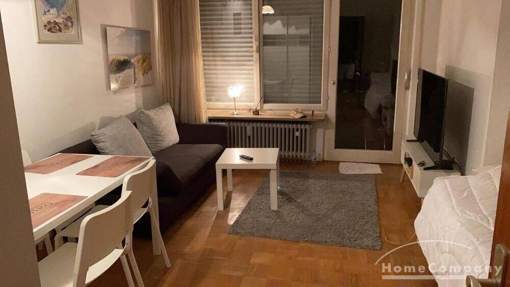 Ruhiges, möbliertes Apartment mit Balkon Nähe Münchner Freiheit – München – Bild 1 von 5