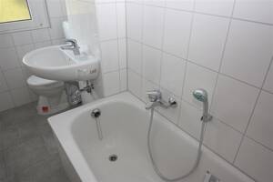 Schöne komplett renovierte Wohnung in frisch saniertem Haus! – 45141 Essen – Vorschaubild 6