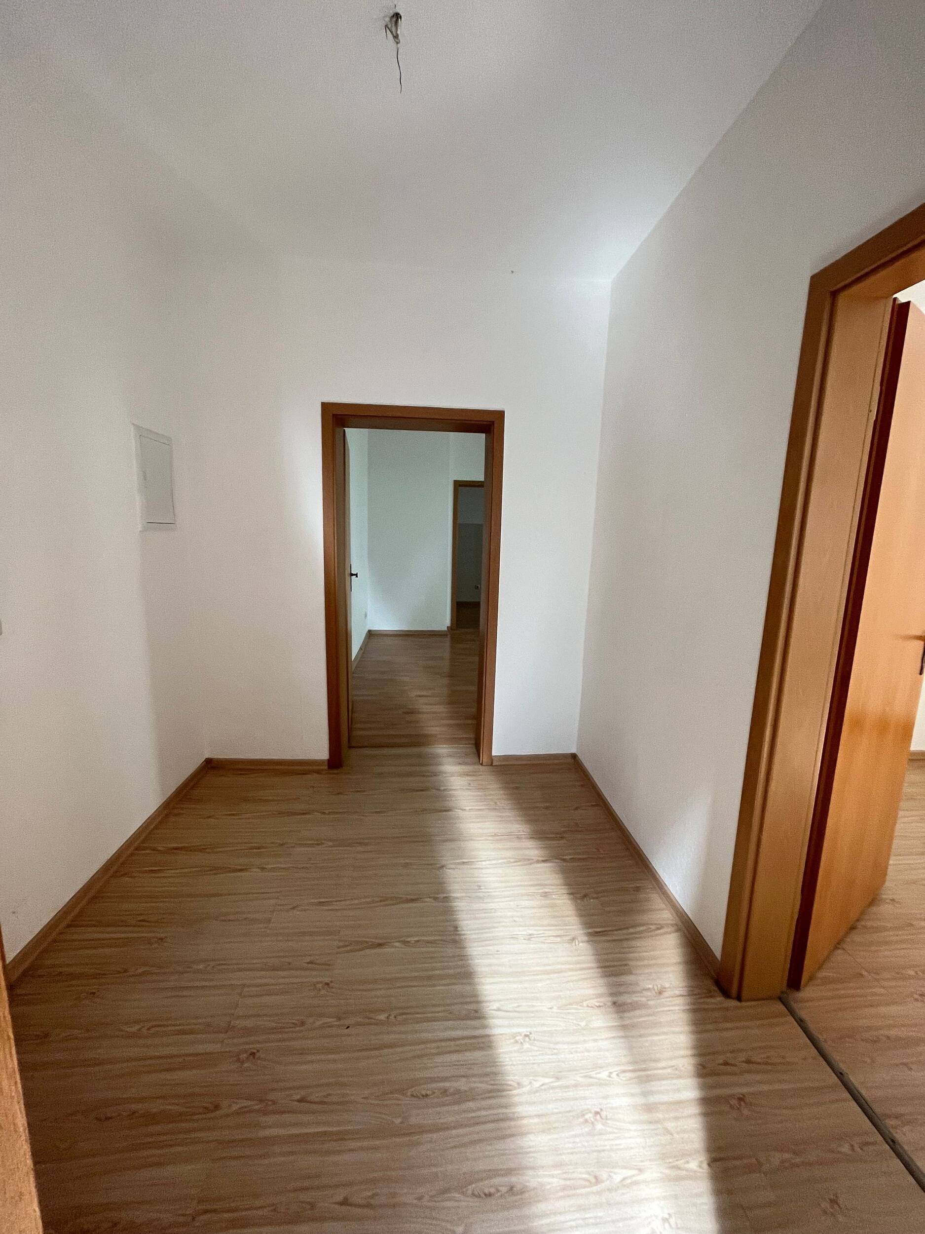 Einladende 2-RW mit Tageslichtbad – Magdeburg – Vorschaubild 3
