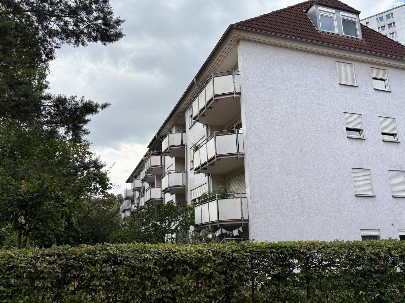 Gepflegte 2-Zimmer Eigentumswohnung in Erlangen Bruck inklusive Tiefgaragenstellplatz – Erlangen – Vorschaubild 3