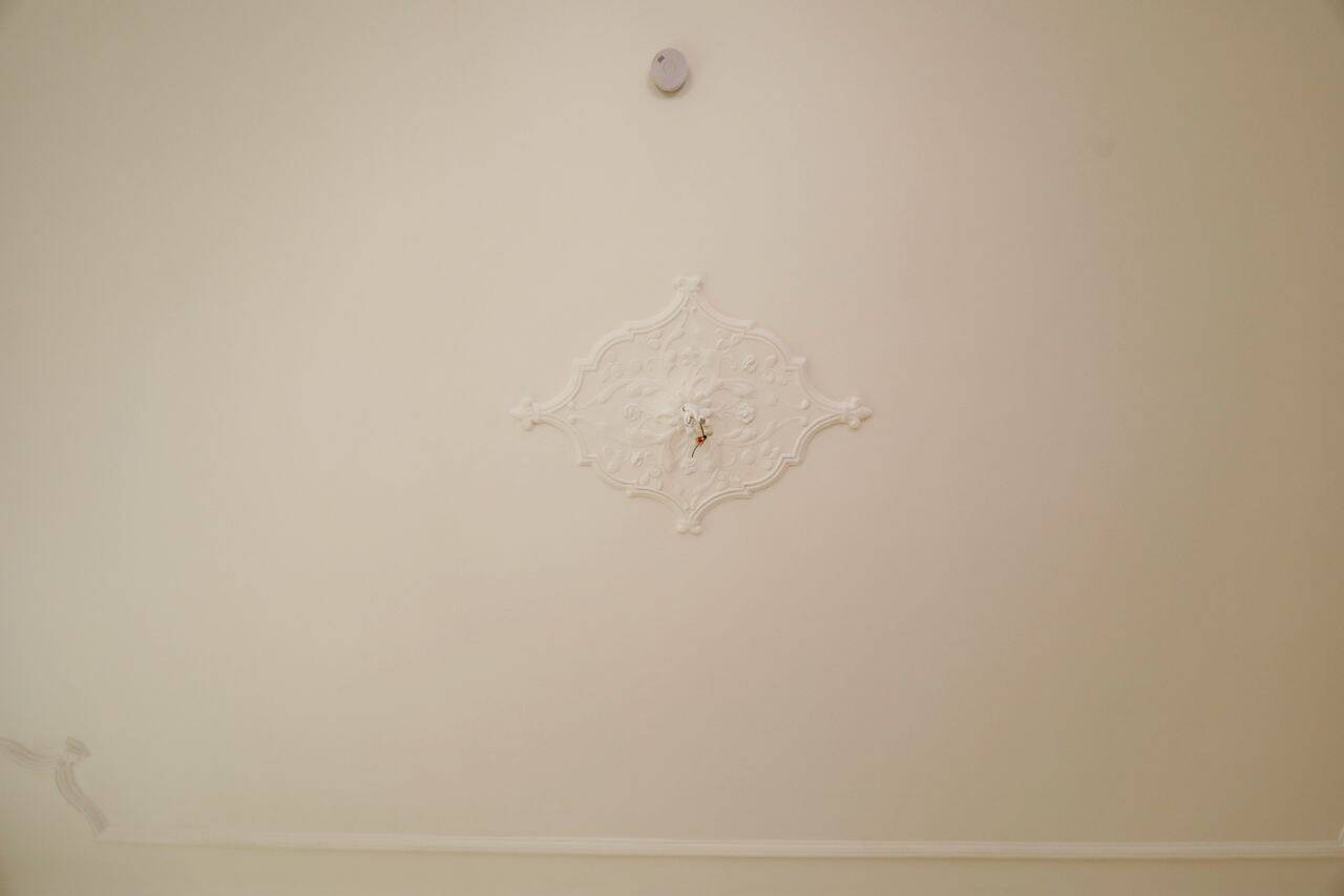 PRAKTISCHES ERDGESCHOSS - SCHÖNE HOLZDIELEN,& STUCK- IM RHEINGAUVIERTEL, NÄHE HEIDELBERGER PLATZ – Berlin – Vorschaubild 8