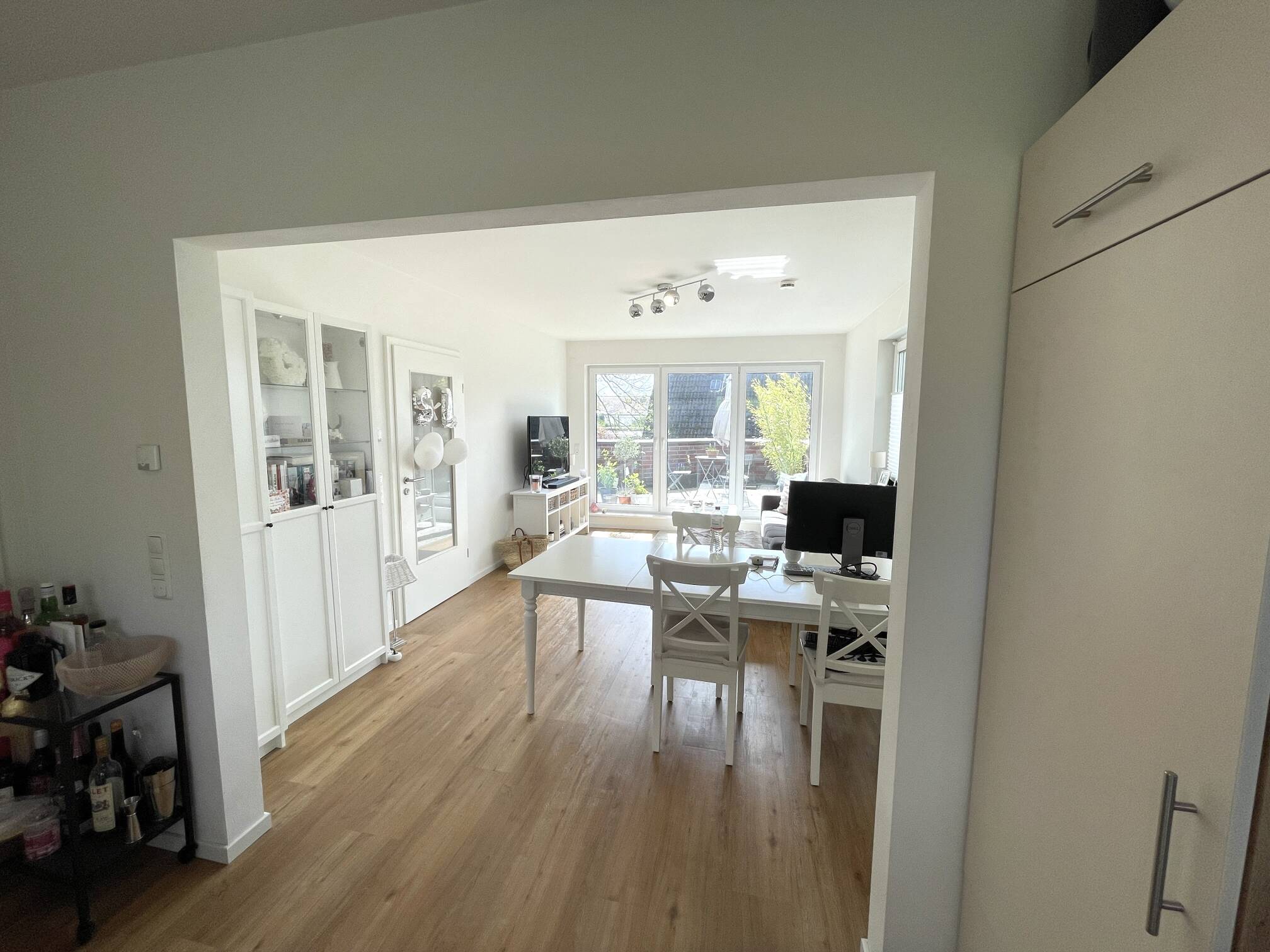 Moderne Penthouse Wohnung mit großer Dachterrasse und Carport-Stellplatz – Hamburg – Vorschaubild 3