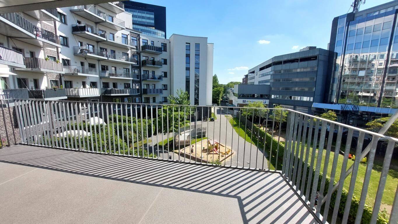 2 Zimmer Whg. mit EBK und S/W Balkon, Fernblick, Fußbodenheizung u. Gäste WC in D-Flingern – Düsseldorf – Vorschaubild 3